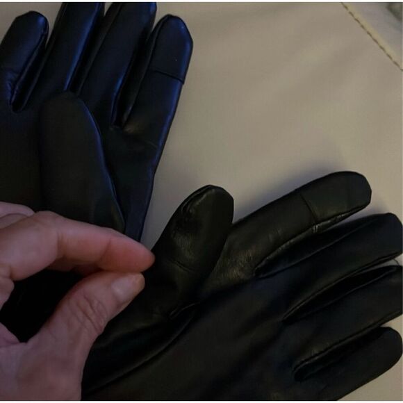 MICHAEL | MICHAEL KORS | black quilted gloves NWT $98 - Picture 6 of 7